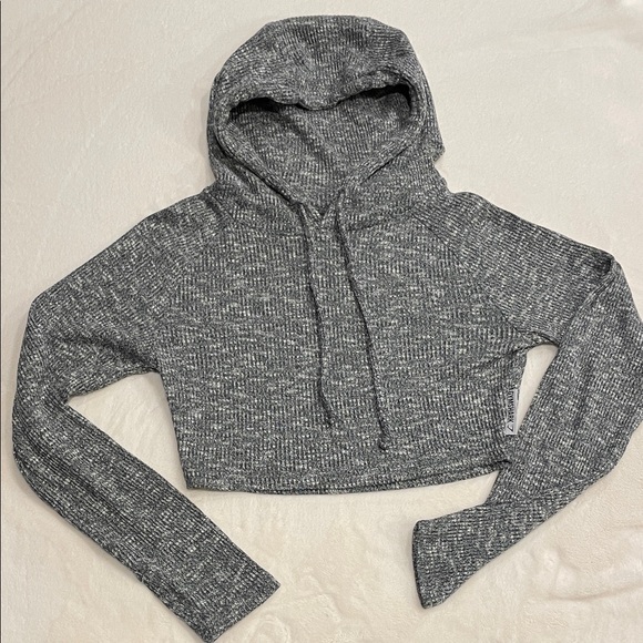 Gymshark Tops - ☺️ Gymshark Charcoal Heather Cropped Hoodie